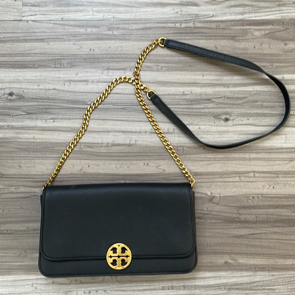Tory Burch Chelsea Convertible Clutch Black